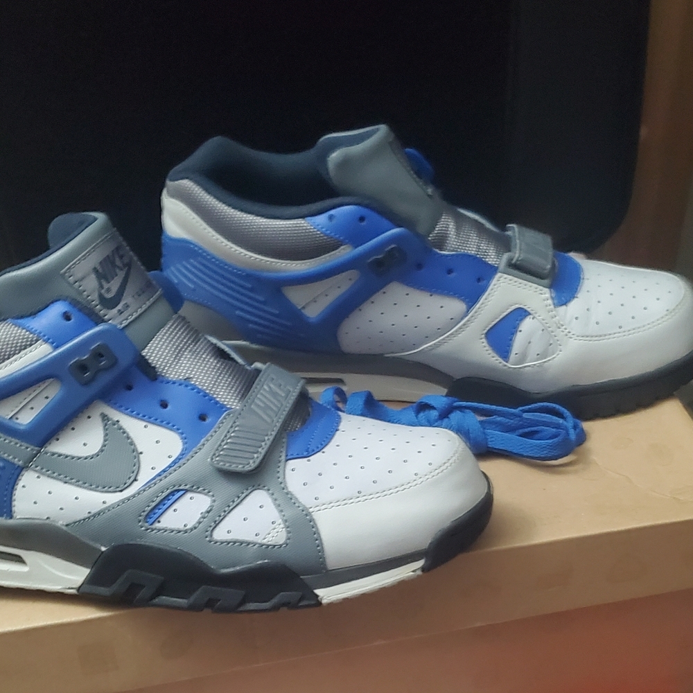 Nike air sports trainer